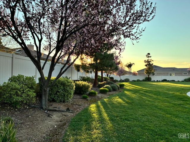 13500 Alabaster Court, Bakersfield, CA 93306