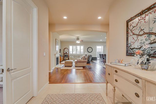 13500 Alabaster Court, Bakersfield, CA 93306