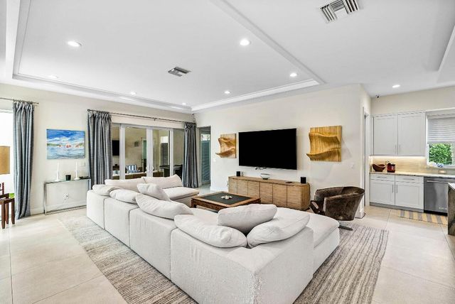 217 Gulfstream Boulevard, Boynton Beach, FL 33435