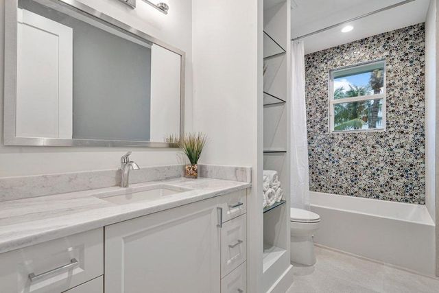 217 Gulfstream Boulevard, Boynton Beach, FL 33435