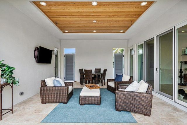 217 Gulfstream Boulevard, Boynton Beach, FL 33435