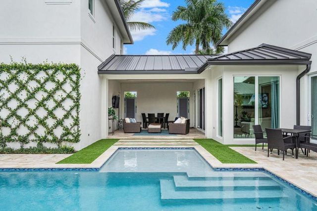 217 Gulfstream Boulevard, Boynton Beach, FL 33435