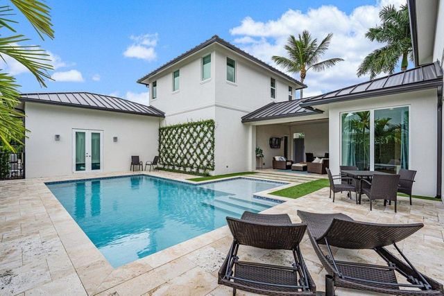 217 Gulfstream Boulevard, Boynton Beach, FL 33435