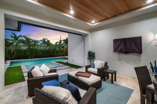 217 Gulfstream Boulevard, Boynton Beach, FL 33435