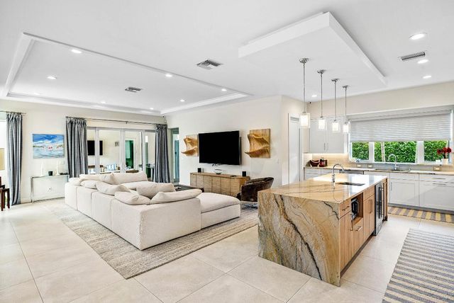 217 Gulfstream Boulevard, Boynton Beach, FL 33435