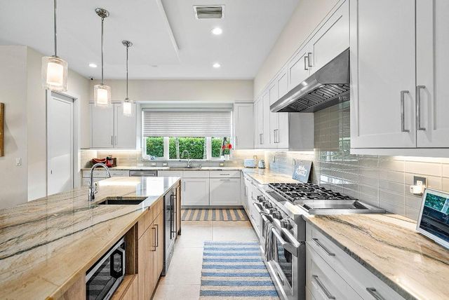 217 Gulfstream Boulevard, Boynton Beach, FL 33435