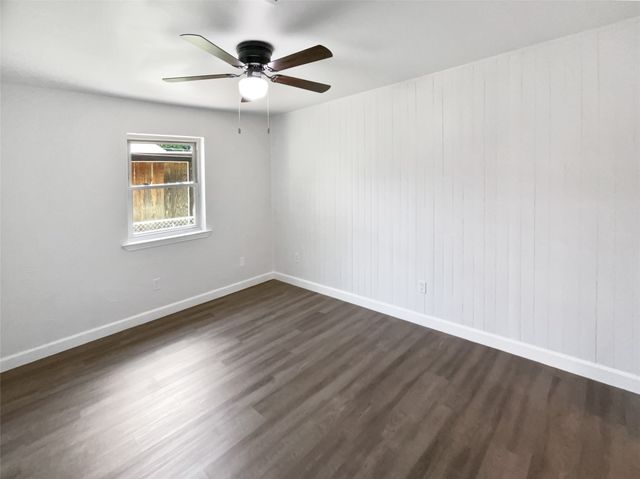 720 Tanglewood Drive, Hurst, TX 76053