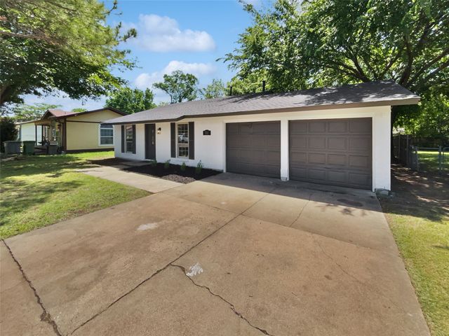 720 Tanglewood Drive, Hurst, TX 76053