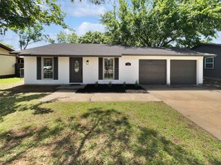 720 Tanglewood Drive, Hurst, TX 76053