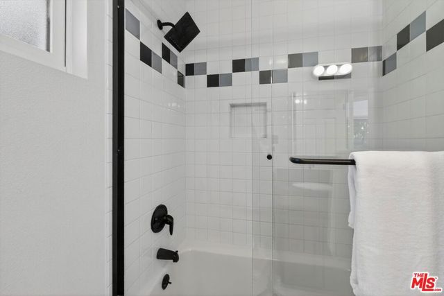 1515 Rendall Place, Los Angeles, CA 90026