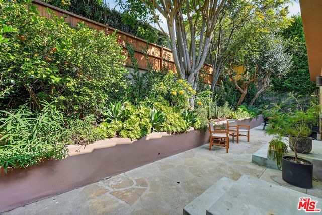 1515 Rendall Place, Los Angeles, CA 90026
