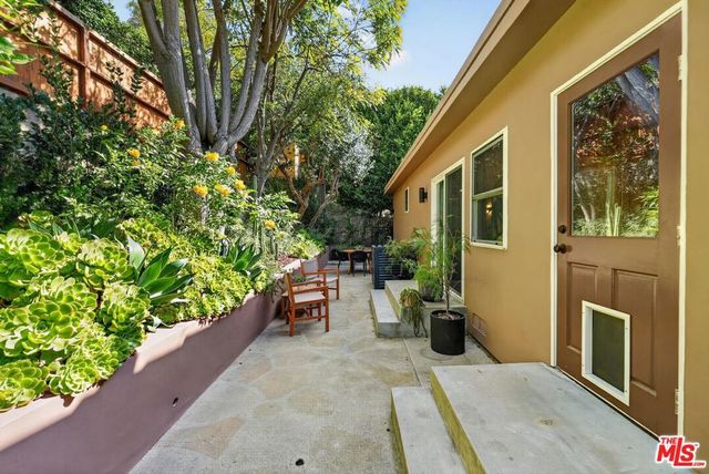 1515 Rendall Place, Los Angeles, CA 90026