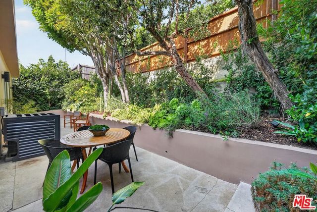 1515 Rendall Place, Los Angeles, CA 90026