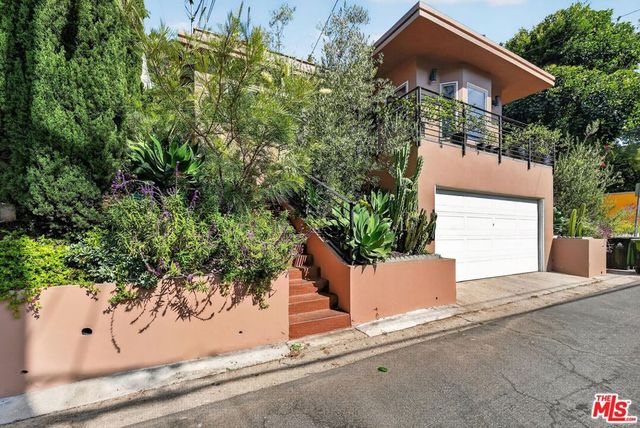 1515 Rendall Place, Los Angeles, CA 90026