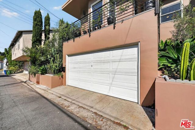1515 Rendall Place, Los Angeles, CA 90026