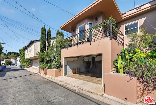 1515 Rendall Place, Los Angeles, CA 90026