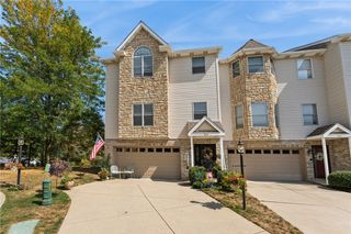 608 Imperial Dr, Imperial, PA 15126