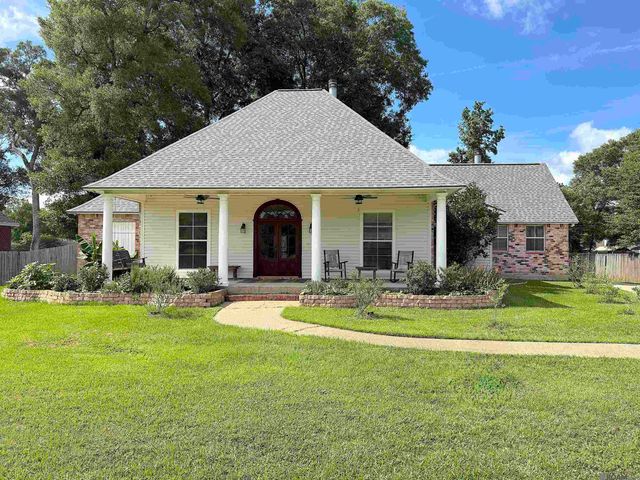 17017 Fir Ave, Greenwell Springs, LA 70739