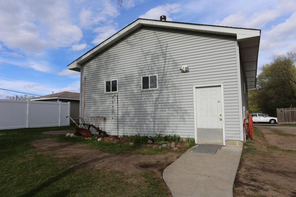 2626 Wingfield Avenue, Anoka, MN 55303
