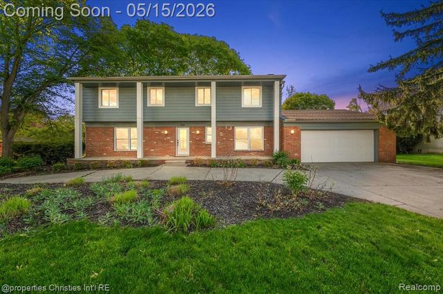 7381 Cathedral Drive, Bloomfield Hills, MI 48301