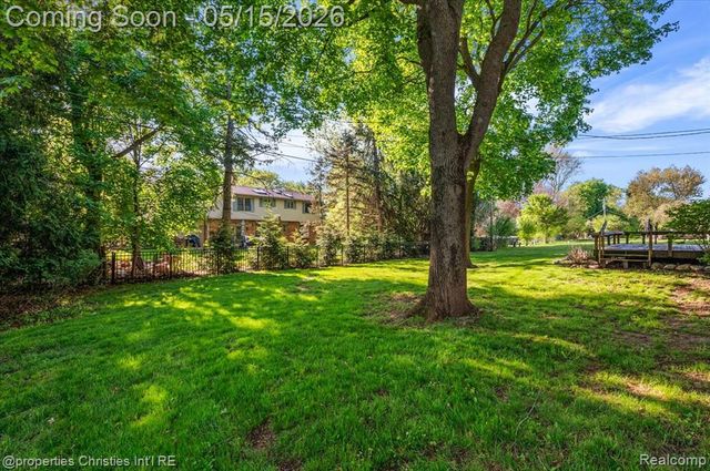 7381 Cathedral Drive, Bloomfield Hills, MI 48301
