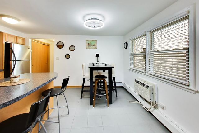 6845 N Northwest Highway 1E, Chicago, IL 60631