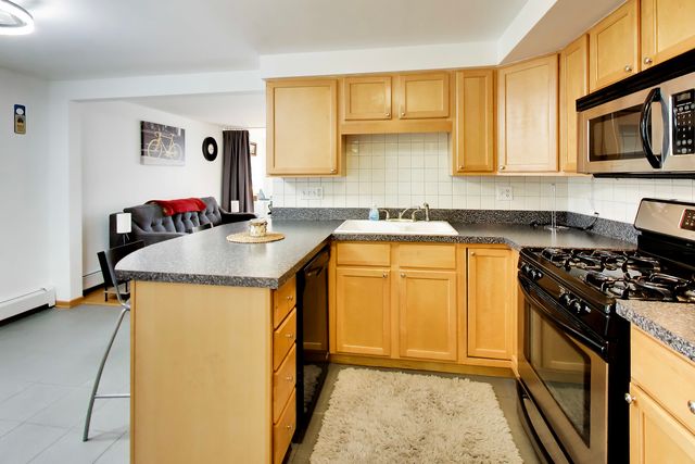 6845 N Northwest Highway 1E, Chicago, IL 60631
