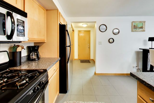 6845 N Northwest Highway 1E, Chicago, IL 60631