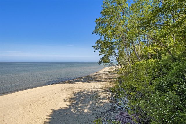 East Drive, South Haven, MI 49090
