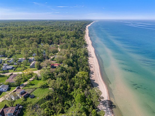 East Drive, South Haven, MI 49090