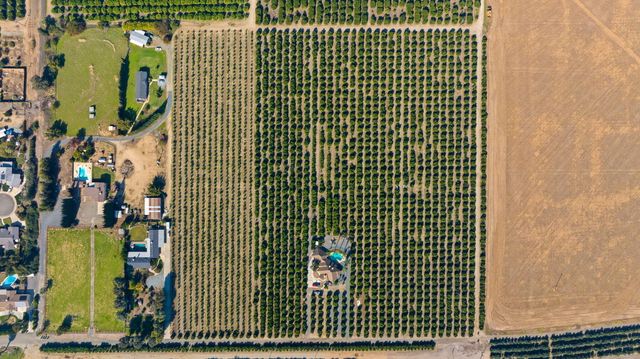 1435 E Palm Drive, Exeter, CA 93221