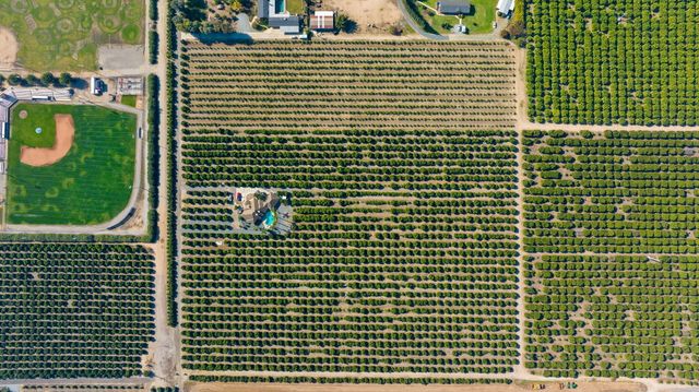 1435 E Palm Drive, Exeter, CA 93221