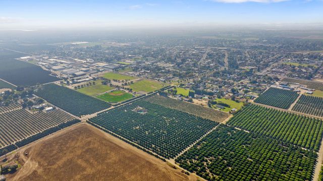 1435 E Palm Drive, Exeter, CA 93221