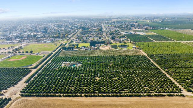 1435 E Palm Drive, Exeter, CA 93221