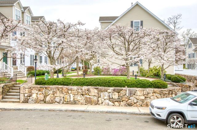 39 Maple Tree Avenue 26, Stamford, CT 06906