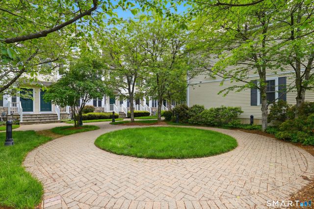 39 Maple Tree Avenue 26, Stamford, CT 06906