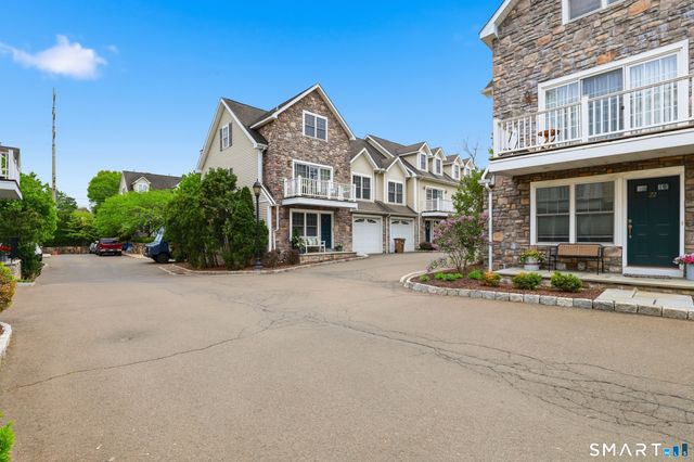 39 Maple Tree Avenue 26, Stamford, CT 06906