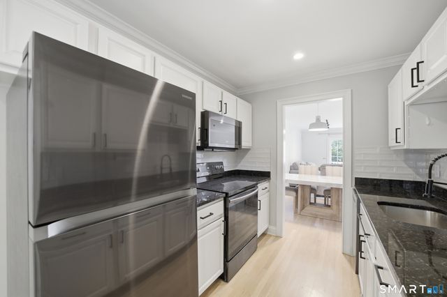 39 Maple Tree Avenue 26, Stamford, CT 06906