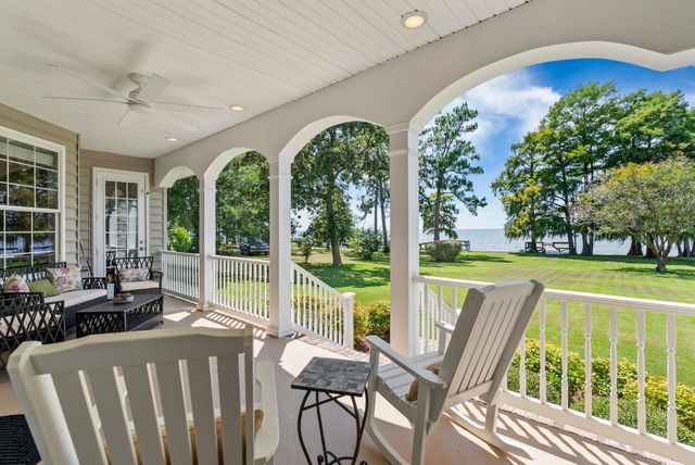 903 Butter Rd, Bonneau, SC 29431