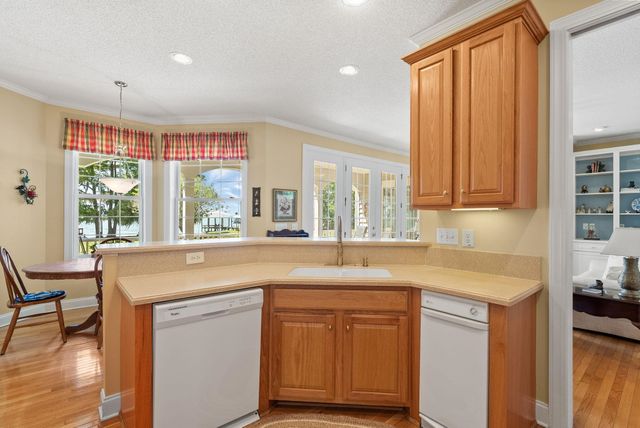 903 Butter Rd, Bonneau, SC 29431