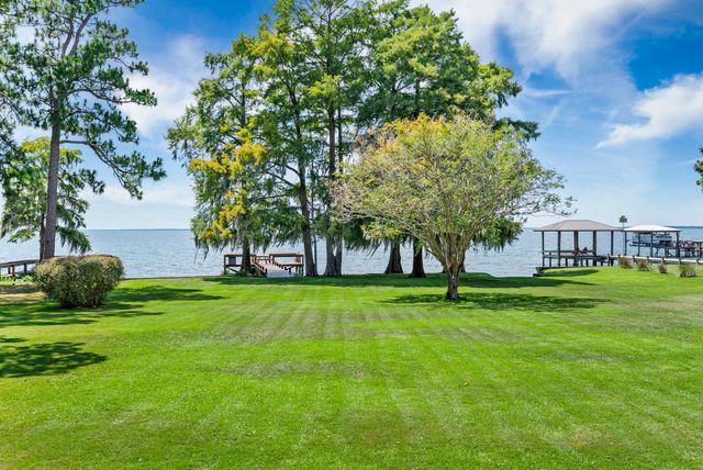903 Butter Rd, Bonneau, SC 29431