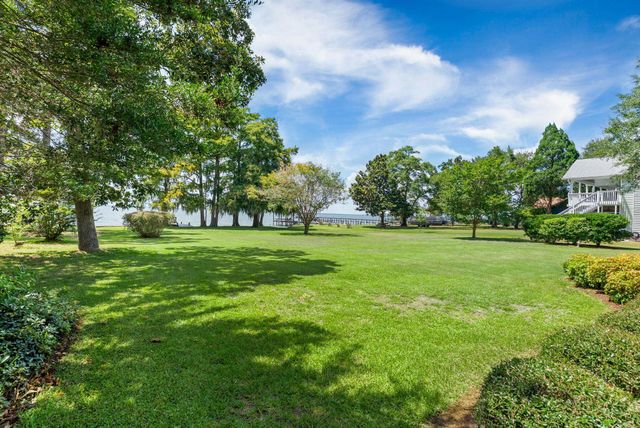 903 Butter Rd, Bonneau, SC 29431