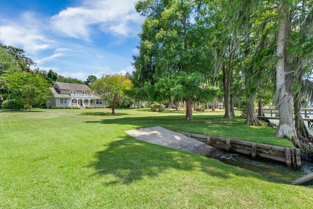 903 Butter Rd, Bonneau, SC 29431