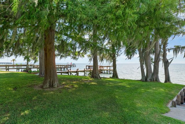 903 Butter Rd, Bonneau, SC 29431