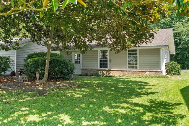 903 Butter Rd, Bonneau, SC 29431