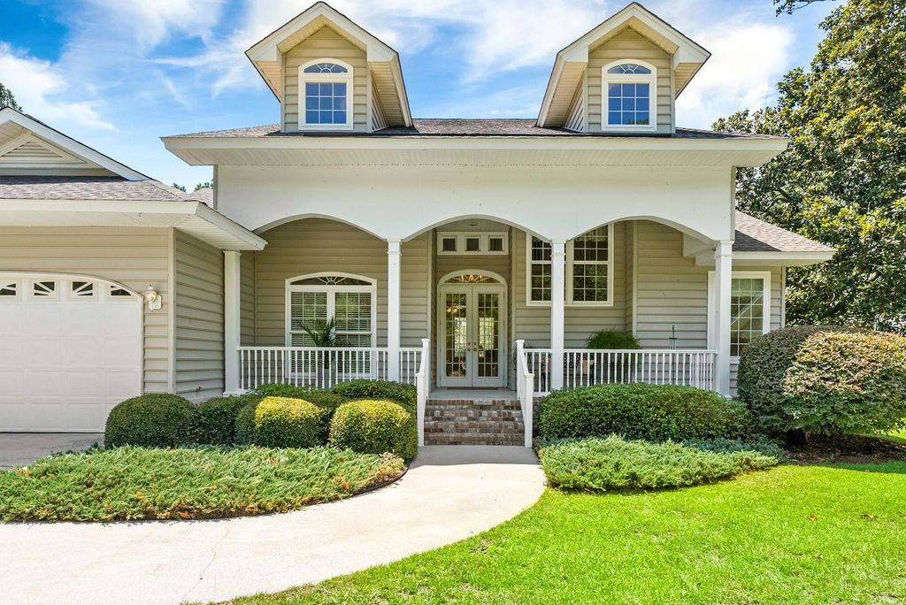 903 Butter Rd, Bonneau, SC 29431