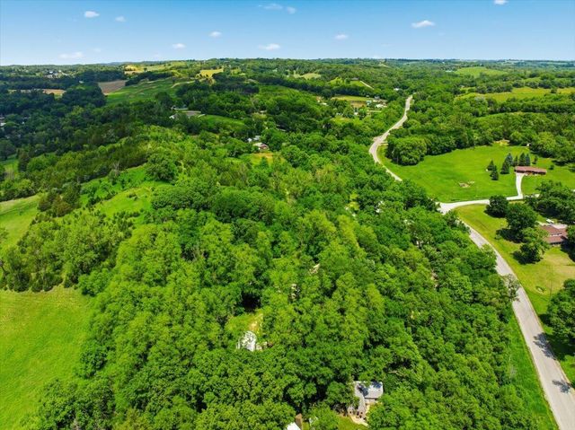 19410 MUDHOLLOW Road, Council Bluffs, IA 51503