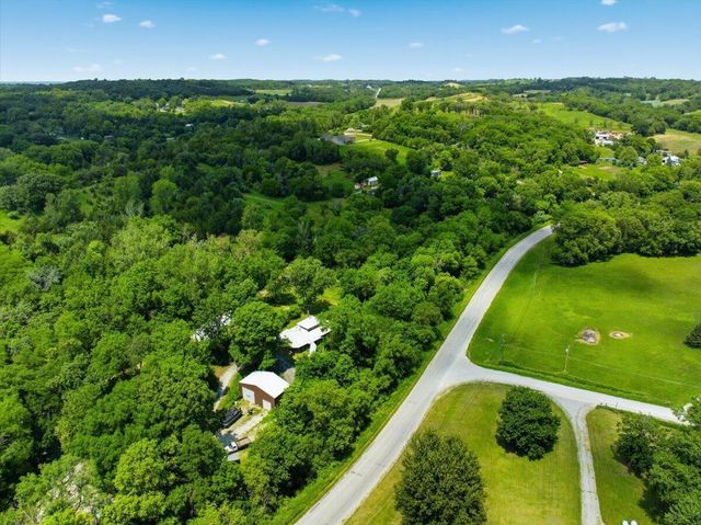 19410 MUDHOLLOW Road, Council Bluffs, IA 51503