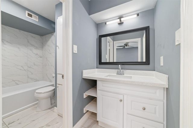7655 S Braeswood Boulevard 2, Houston, TX 77071