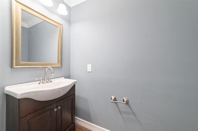7655 S Braeswood Boulevard 2, Houston, TX 77071